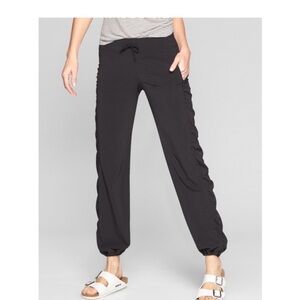 Athleta Women’s La Viva Ruched Jogger Size 4 Straight Leg Yoga Athleisure Black